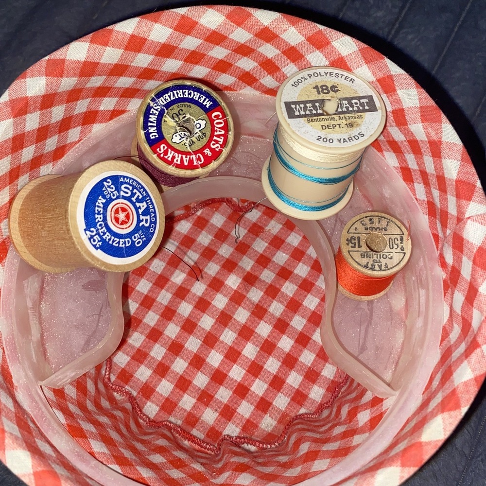 Vintage Sewing Basket Wood w/Fabric‎ & Pom Pom + Plastic Tray w/thread Inside - Picture 6 of 6